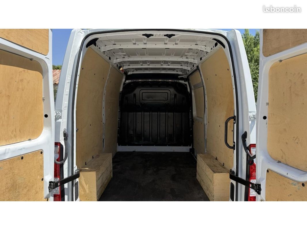 RENAULT MASTER III FG Grand Confort F3500 L2H2 2.3 dCi 135cv Traction 20825,00 EUR HT (image 31)