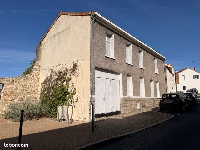 Maison 5 pièces 138 m² · à La Séguinière · 138 m² · 140 000 €