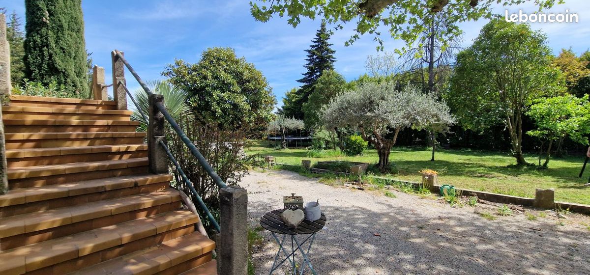 Maison 7 pièces 209 m² · à Sarrians · 209 m² · 400 000 €