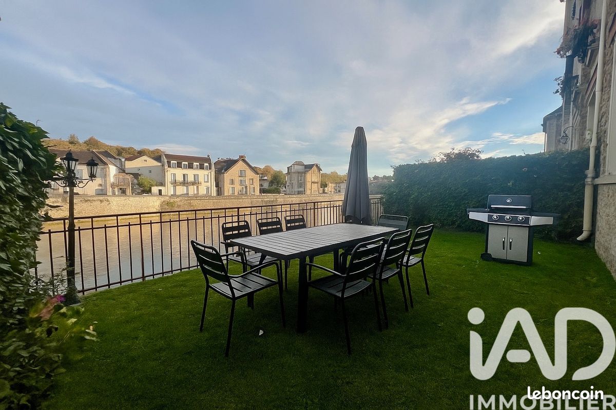 Maison 9 pièces 244 m² · à La Ferté-sous-Jouarre · 244 m² · 512 000 €