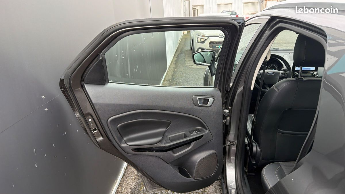 FORD EcoSport 1.0 EcoBoost 125ch S&S BVM6 Titanium (image 29)