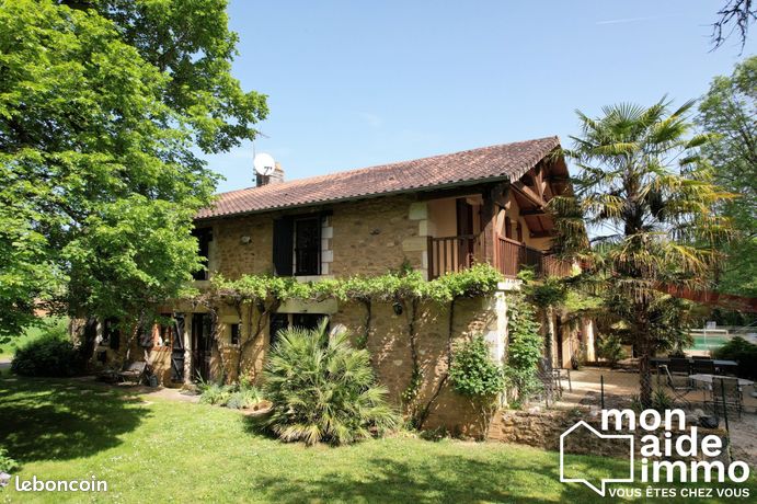 Maison 6 pièces 245 m²
