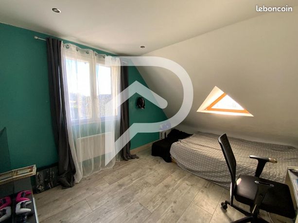 https://img.leboncoin.fr/api/v1/lbcpb1/images/6b/e4/ba/6be4badb7c894e42f1ceb8f1564bb56730cc581a.jpg?rule=ad-image