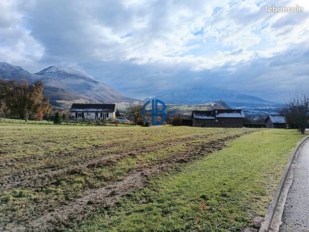 Terrain 1300 m² MASSIGNIEU DE RIVES