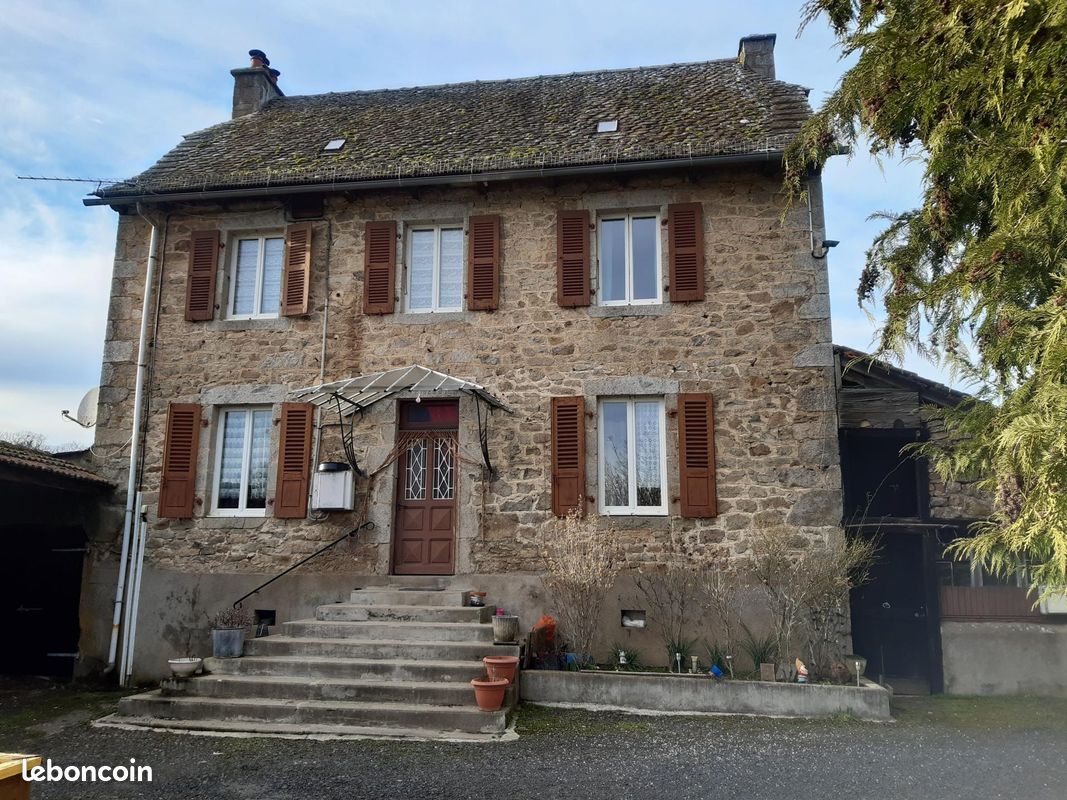 Maison 3 pièces 120 m² · à Ladinhac · 120 m² · 155 000 €