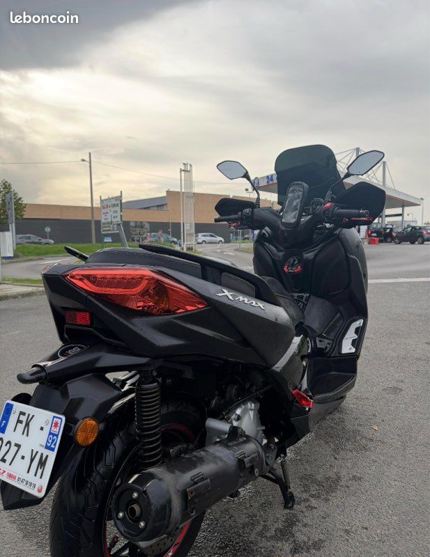 X-Max (image 2)