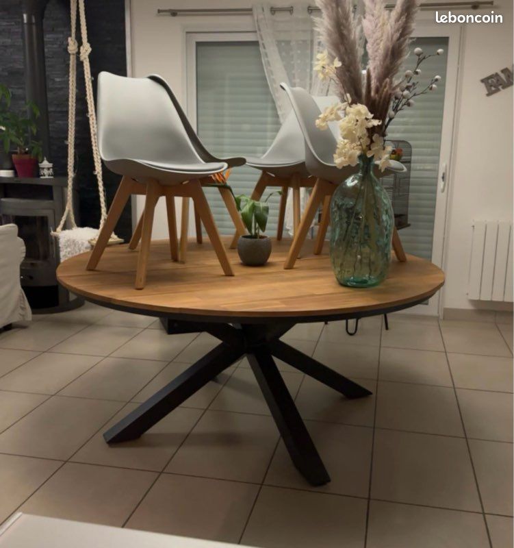 Table + 4 chaises (image 1)