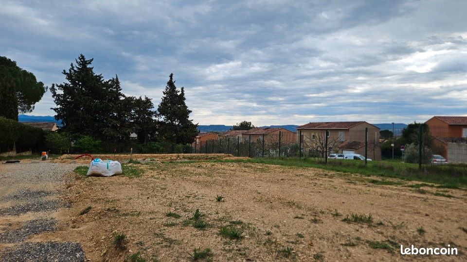 Terrain 338 m² · à Pertuis · 145 000 €