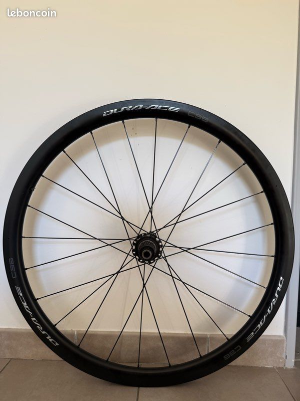 Roues arrière carbone (image 1)