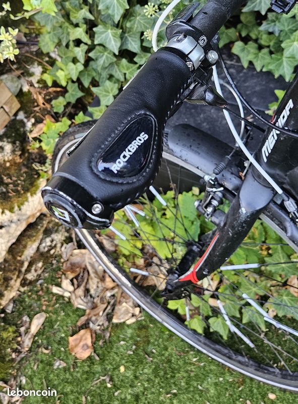 Vélo Merida Speeder T2 – Cadre alu , Shimano, pneus Schwalbe Marathon (image 5)