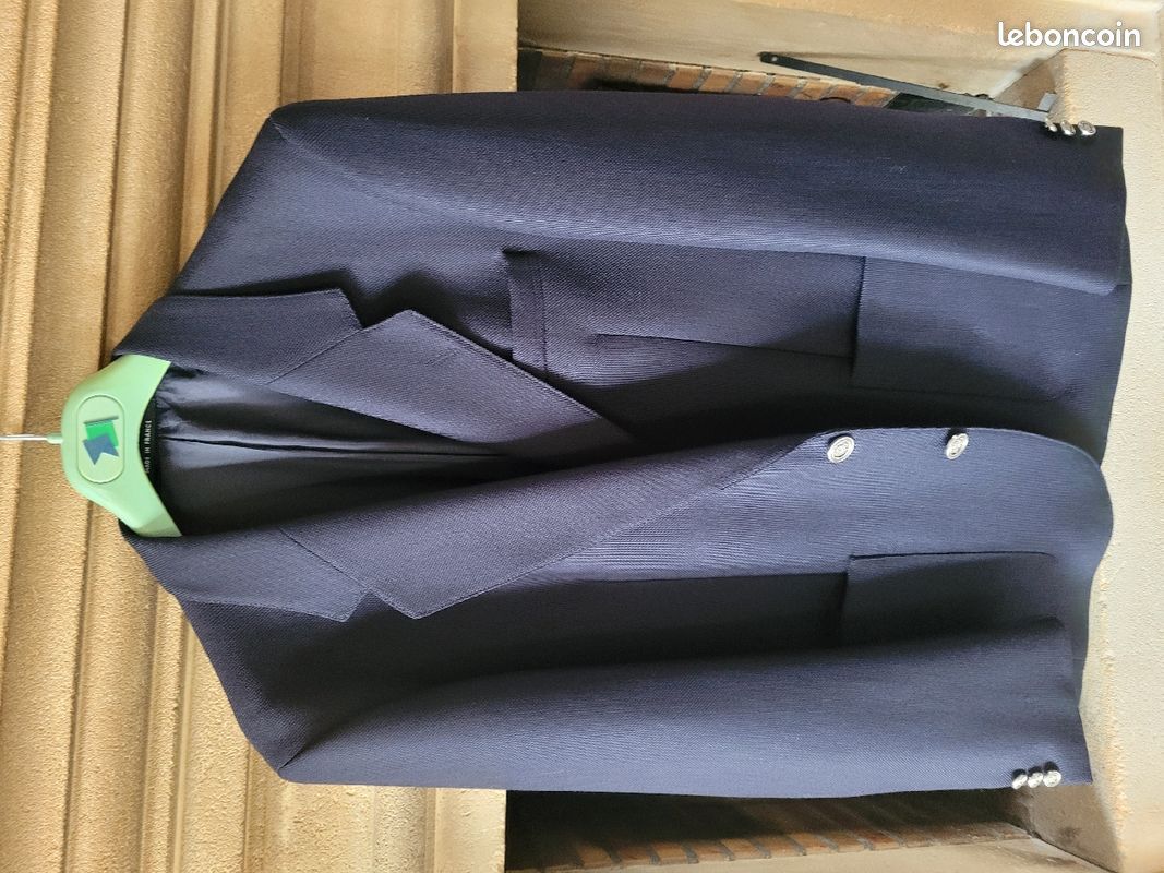 Blazer bleu marine
Fabriqué en France (image 1)