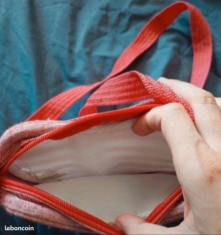 Petit sac Venezia rayé rouge et blanc – forme cœur (image 3)