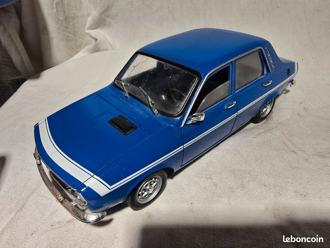 Miniature 1/18 Renault 12 Gordini Par Solido - Pédales - Occasion Bon état