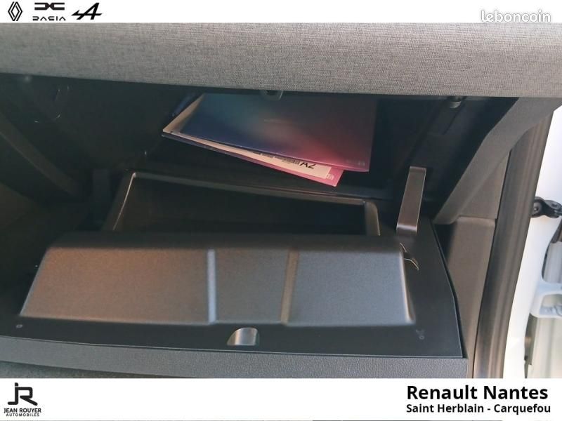 Renault Clio 1.6 E-Tech 145ch full hybrid Evolution (image 30)
