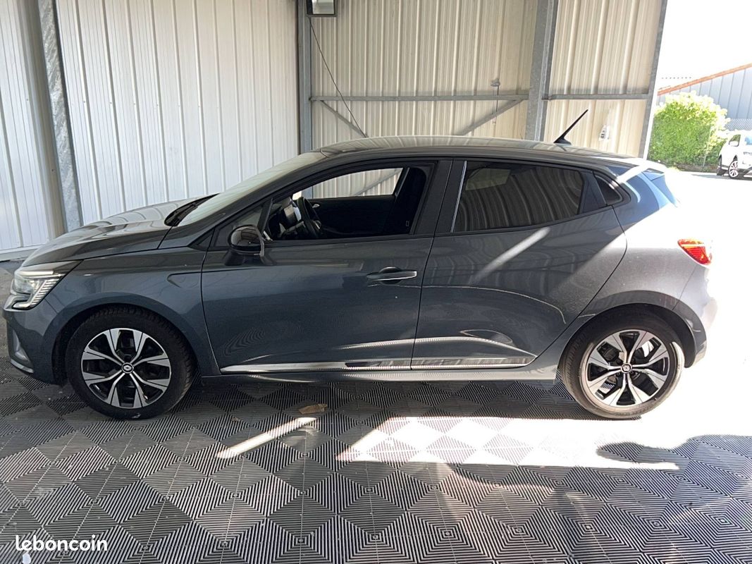 RENAULT Clio Blue dCi 100 Evolution (image 4)