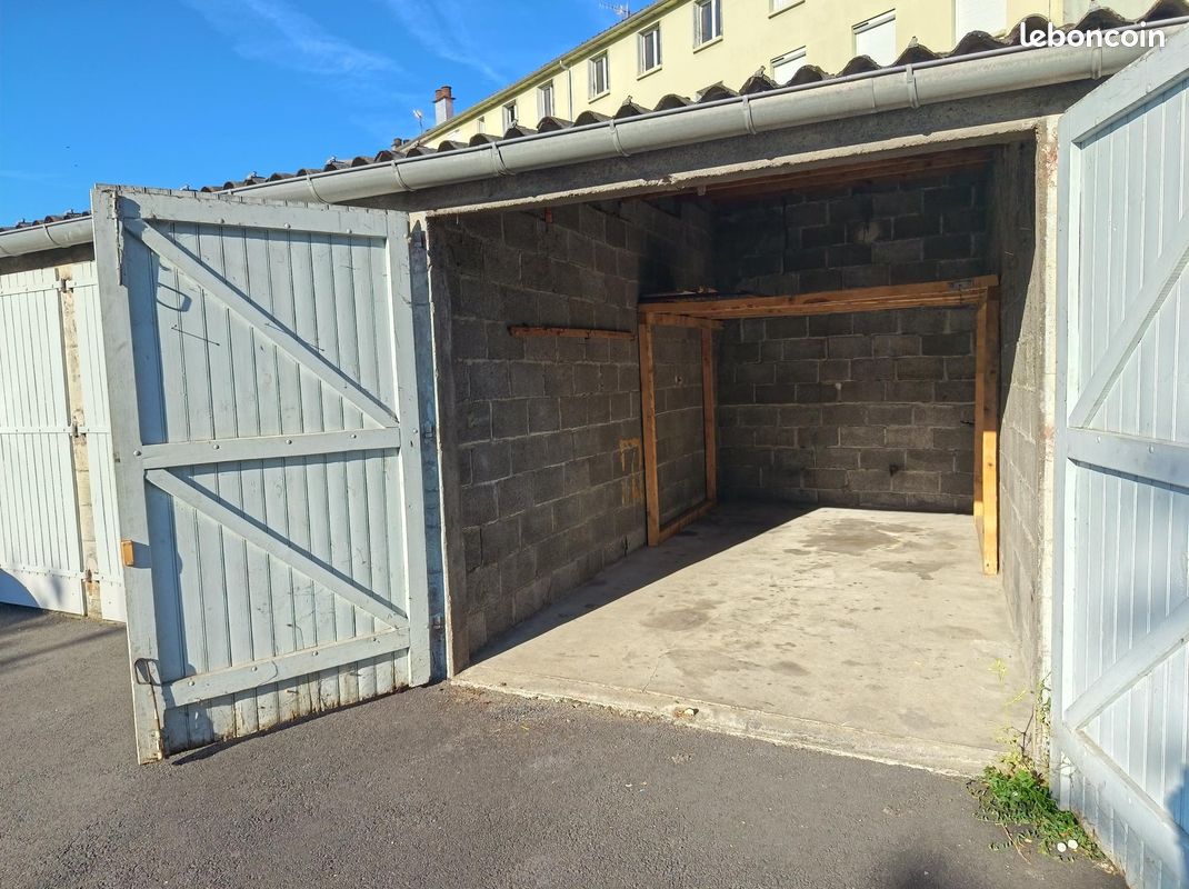 Parking/box Aurillac · 55 €