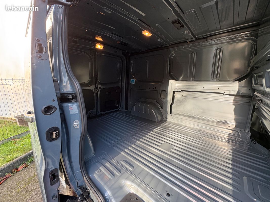 Renault Trafic L1H1 ADVANCE 3T Blue dCi 150ch (image 5)