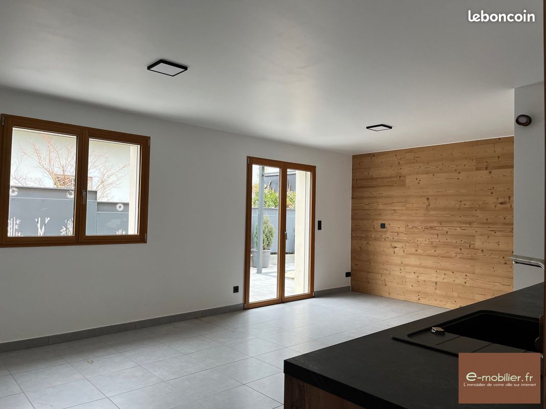 Appartement 2 pièces 49 m² · à Challes-les-Eaux · 49 m² · 880 €/mois