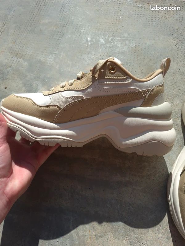 Puma Cilia Wedge beige et blanc Chaussures