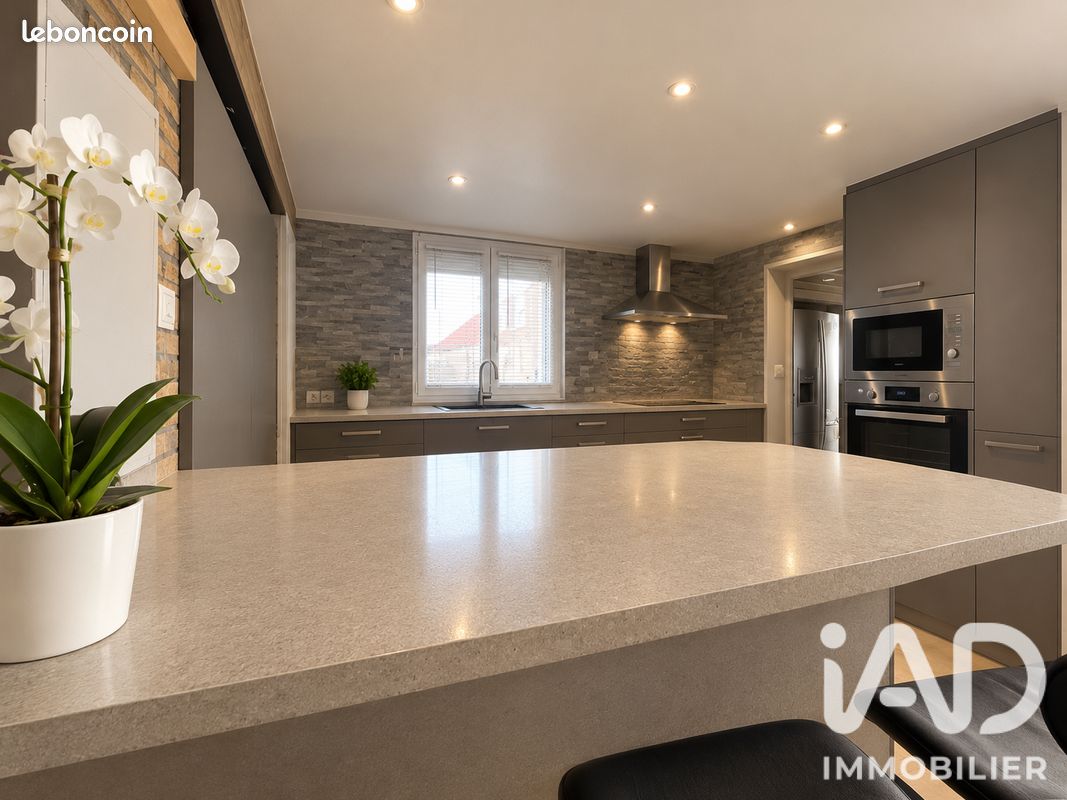 Maison 6 pièces 169 m² · à Pihem · 169 m² · 229 000 €