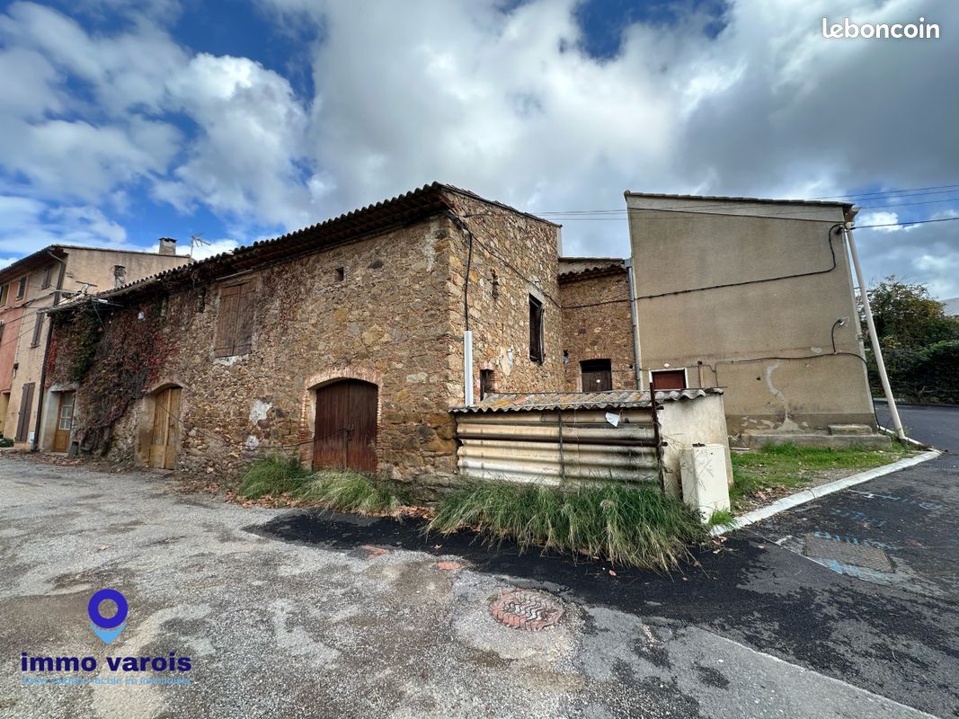 Maison 5 pièces 190 m² · à Pierrefeu-du-Var · 190 m² · 200 000 €