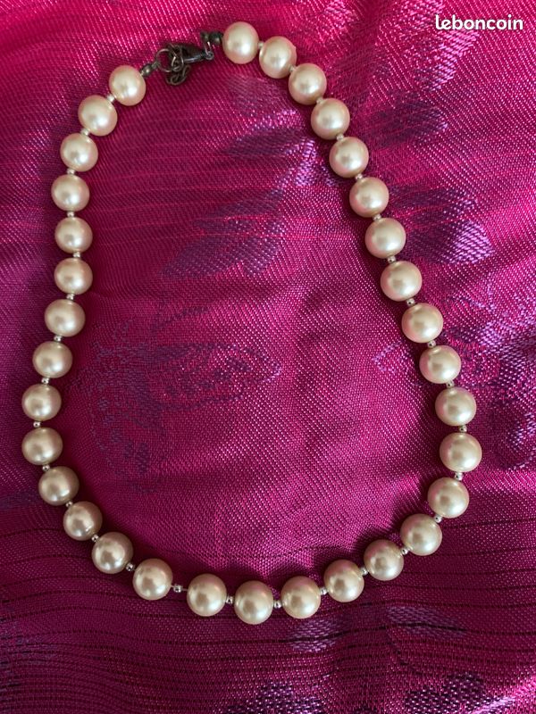 Parure en perles blanches (image 3)