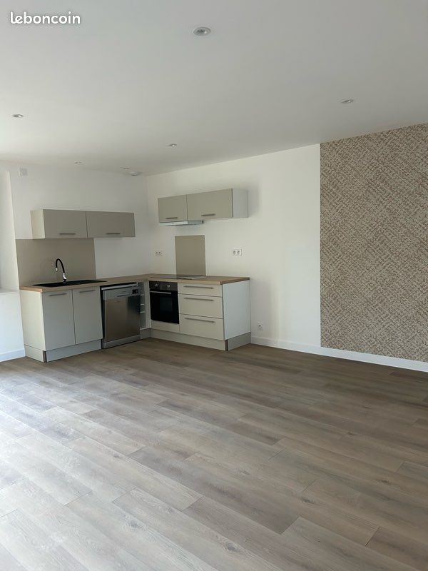 Maison 3 pièces 80 m² · à Maen Roch · 80 m² · 710 €/mois