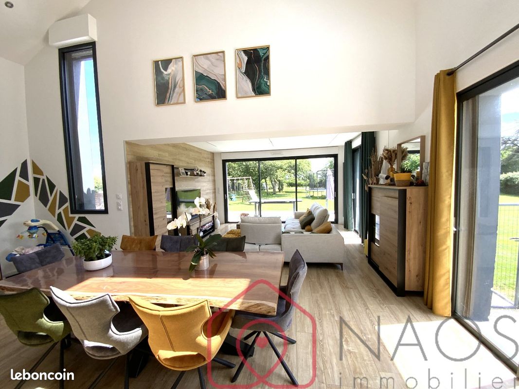 Maison 6 pièces 172 m² · à Vigneux-de-Bretagne · 172 m² · 548 000 €