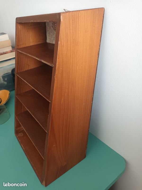 Petite étagère asymétrique vintage en bois (image 2)