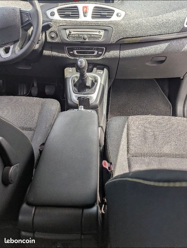 Renault SCENIC III 1.5 DCI 105CH AUTHENTIQUE (image 5)