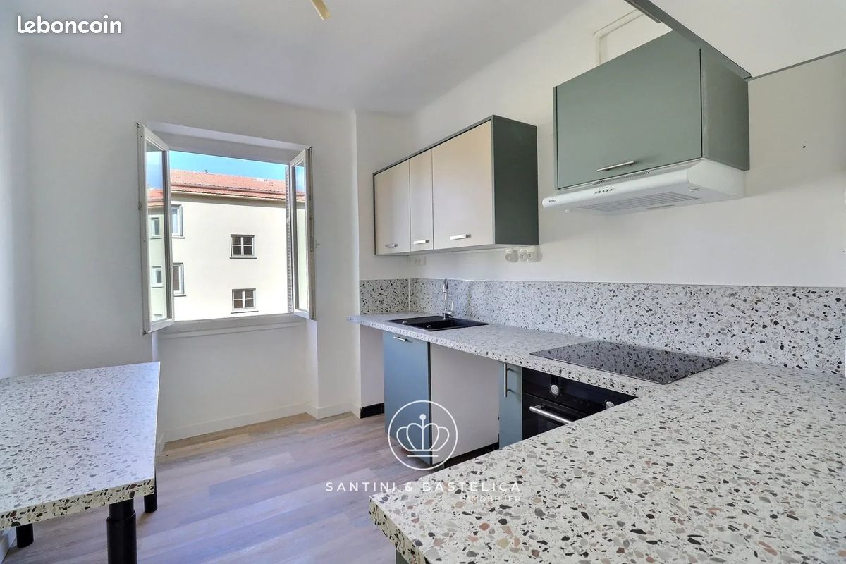 Appartement 3 pièces 63 m² · à Ajaccio · 63 m² · 870 €/mois