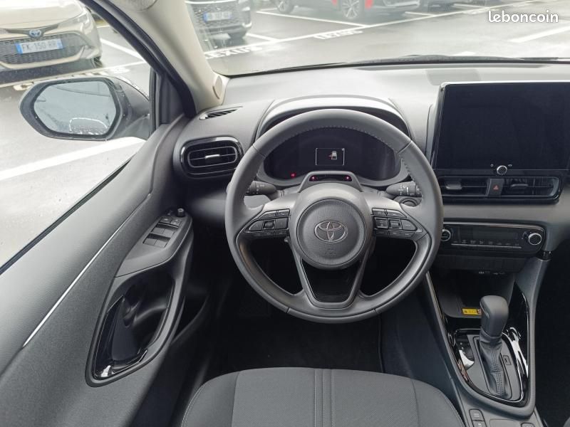 Toyota Yaris 116h Design 5p MY26 (image 16)