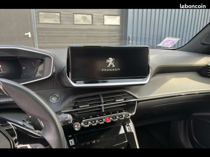 Peugeot 2008 PureTech 130 S&S EAT8 GT (image 10)