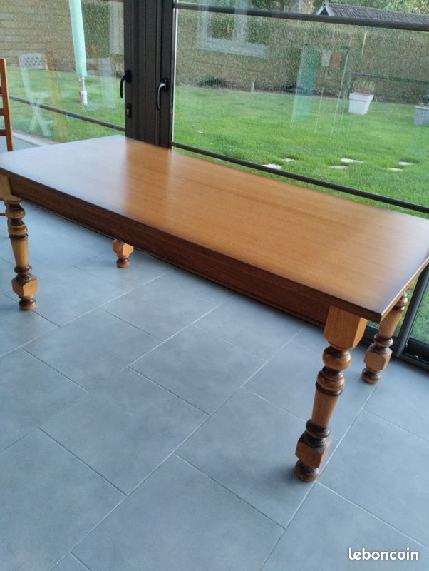 Table + 6 chaises (image 1)