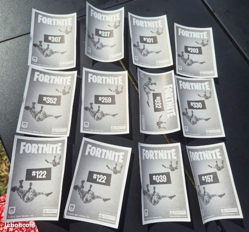 PANINI OFFICIAL FORTNITE Golden Frame Series Sticker Album Empty Plus 6
