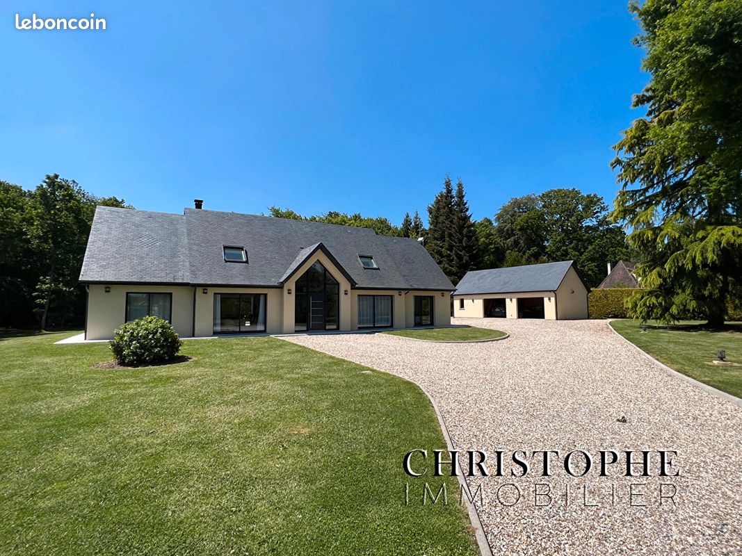 Maison 7 pièces 215 m² · à Évreux · 215 m² · 695 000 €