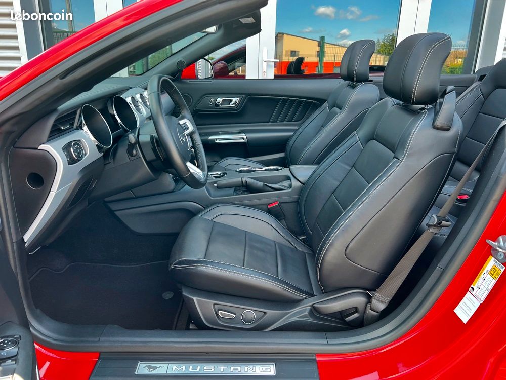 Ford mustang convertible cabriolet gt v8 5.0 421 ch bva6 race red 18 200 km reels suivi avec carnet (image 5)