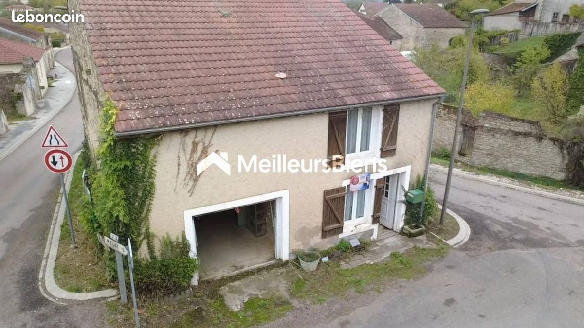 Maison 4 pièces 104 m² · à Bourbonne-les-Bains · 104 m² · 25 000 €