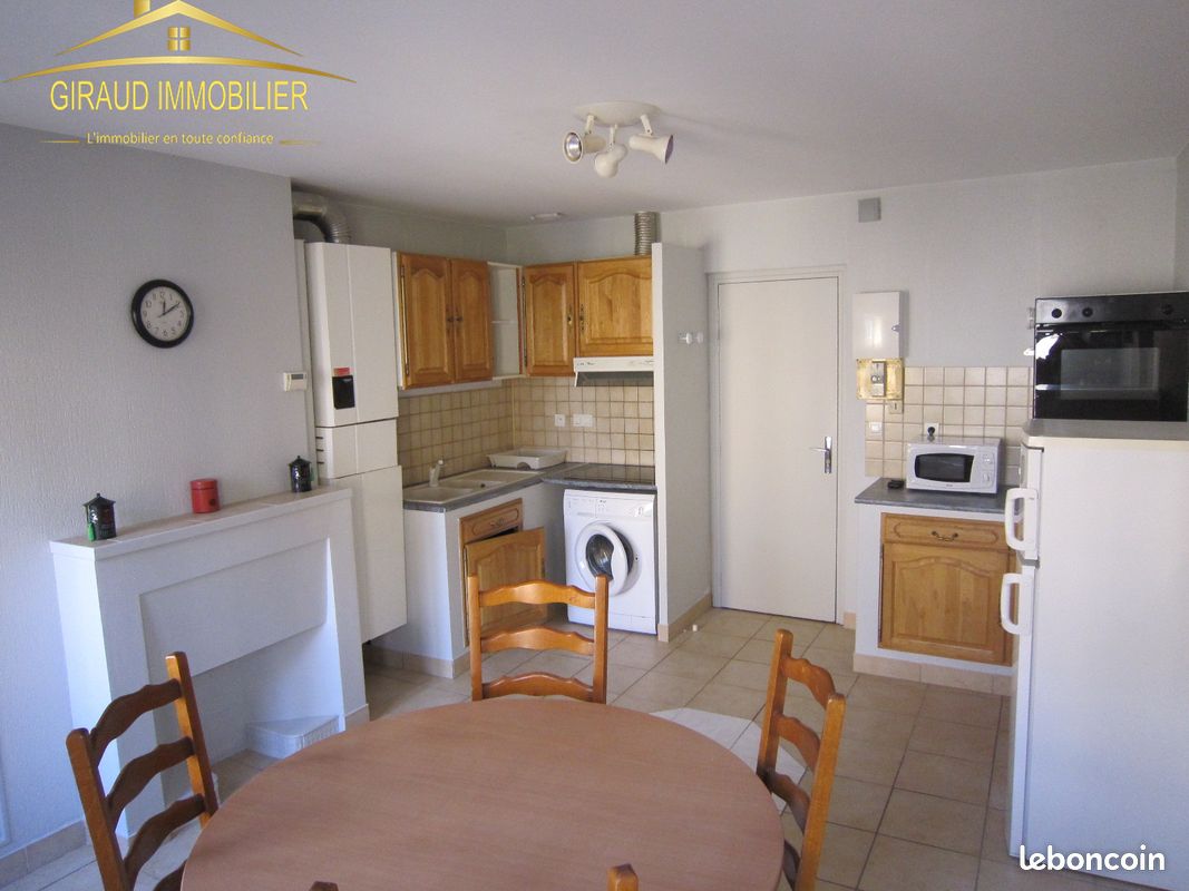 Appartement 2 pièces 53 m² · à Charlieu · 53 m² · 370 €