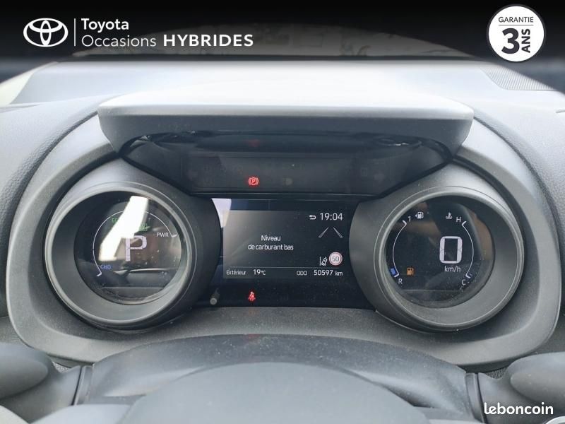 Toyota Yaris 116h Design 5p MY22 (image 14)