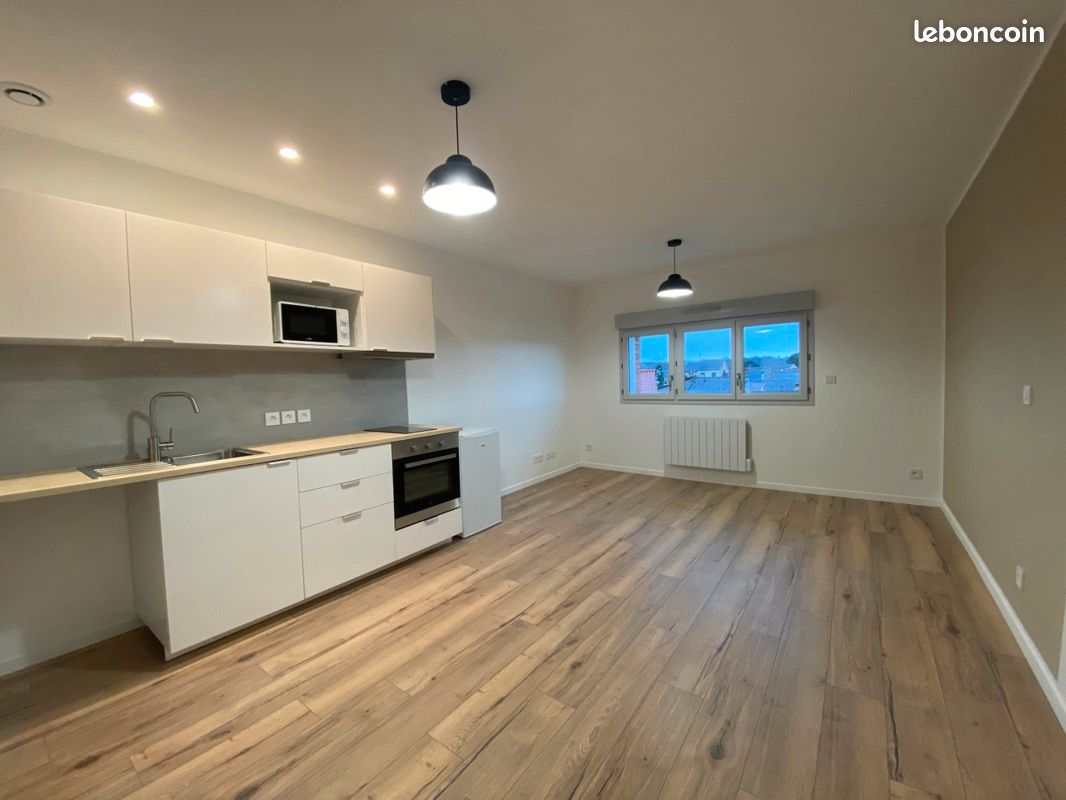 Appartement 1 pièce 26 m² · à Carmaux · 26 m² · 345 €/mois