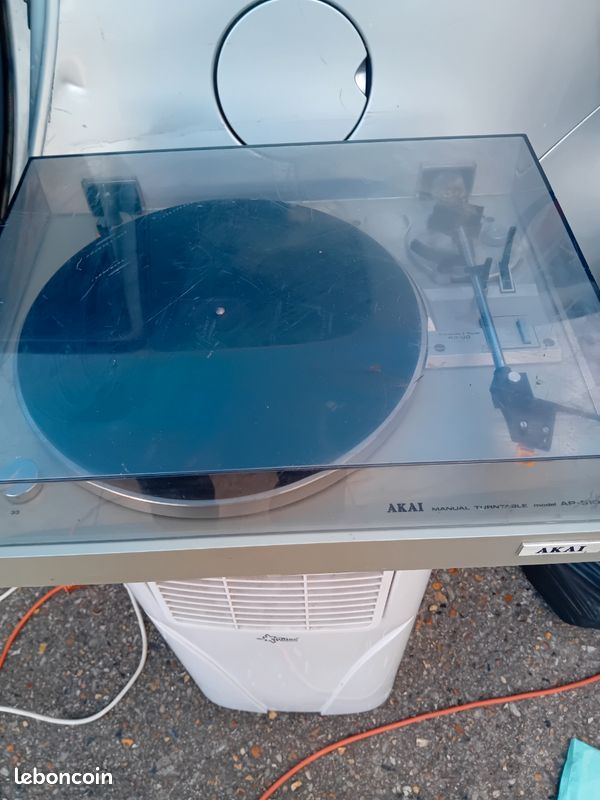 Platine Vinyle Vintage AKAI AP-B10C – Manuelle, Couleur Argent, Courroie