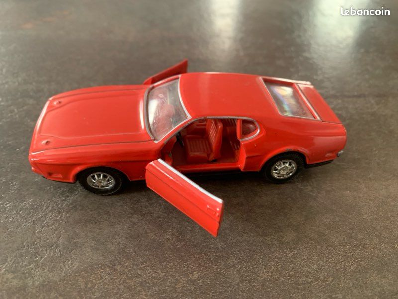 Corgi Toys Ford Mustang Rallye Réf. 325 – Miniature GB Avec Boîte (usée)