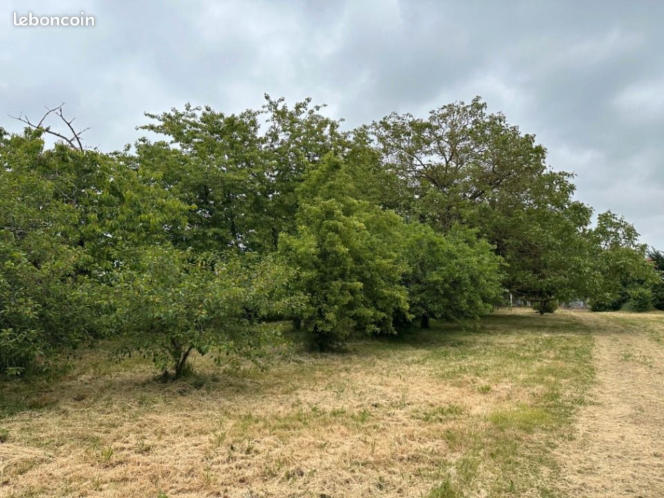 Terrain 700 m² Sorigny · 90 000 €