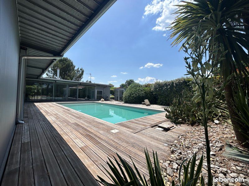 Maison 7 pièces 226 m² · à Saint-Jean-d'Illac · 226 m² · 749 000 €