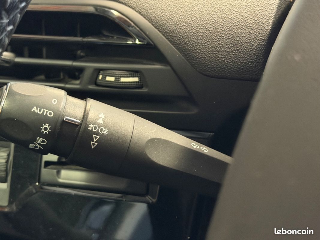 Citroen c4 picasso 1.6 bluehdi 120 ch attraction start-stop/ attelage/ carplay (image 18)