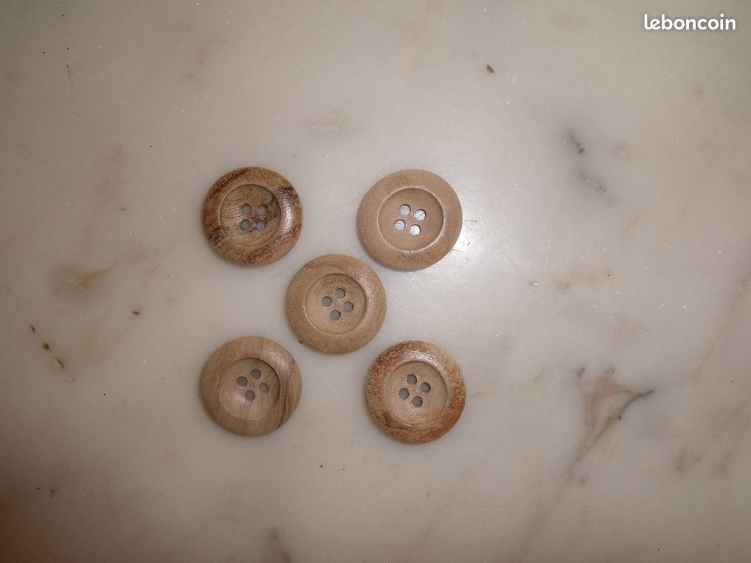 5 boutons 1euro (image 1)
