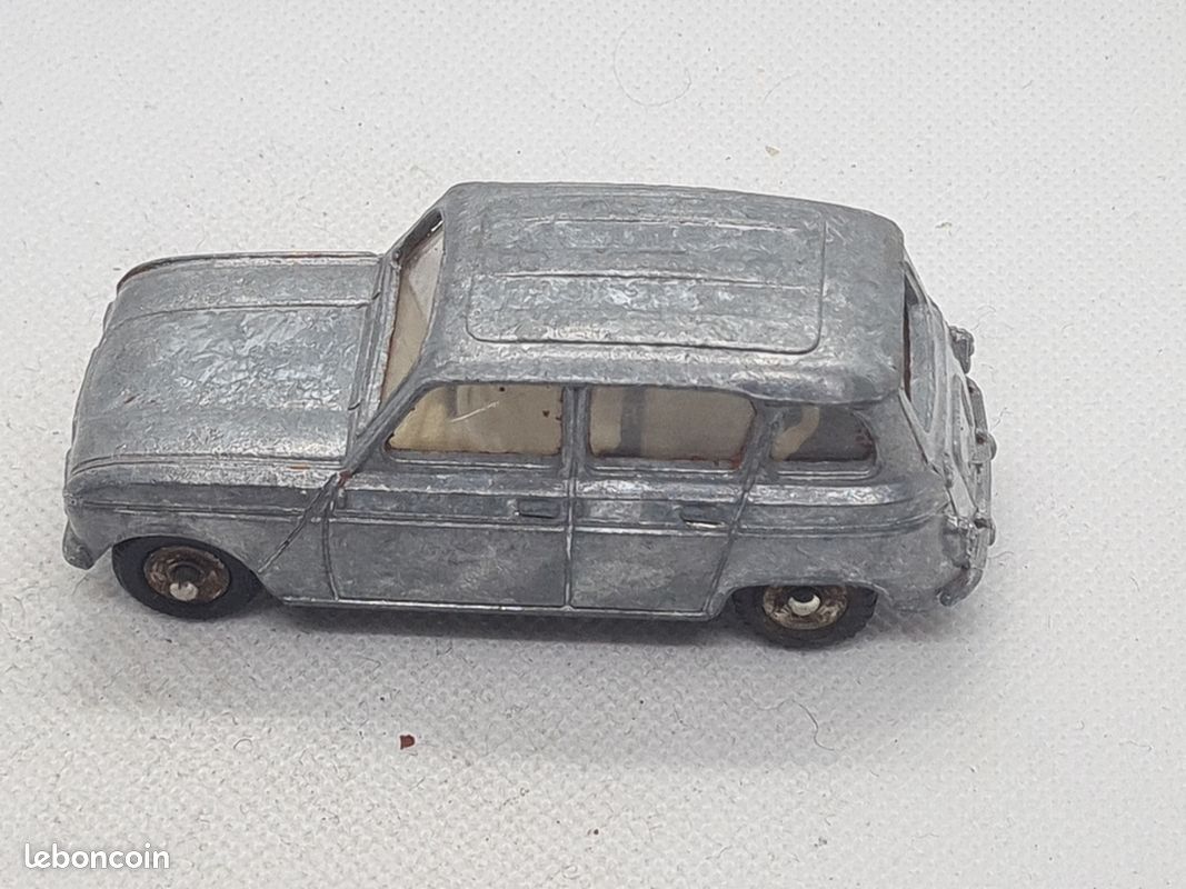 Renault 4L Verte Miniature Dinky Junior 100 - Meccano France - Vintage 1962