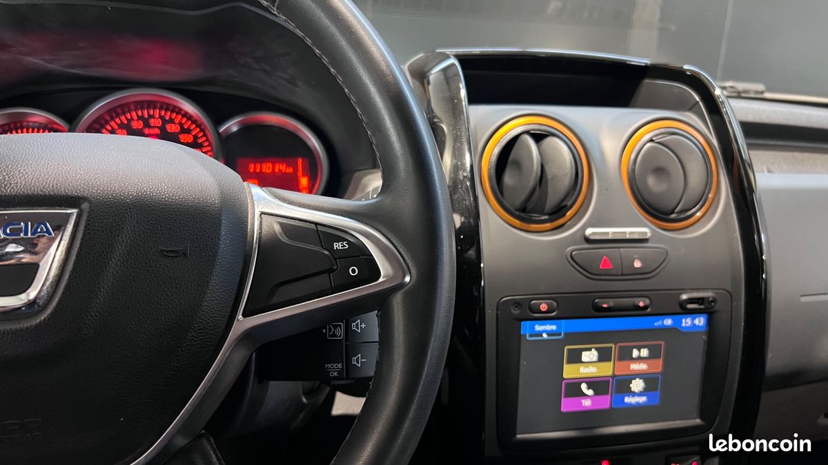 Dacia duster explorer 1.5 dci 110 4x2 edc bva bleu cosmos - attelage - suivi d'entretien (image 27)