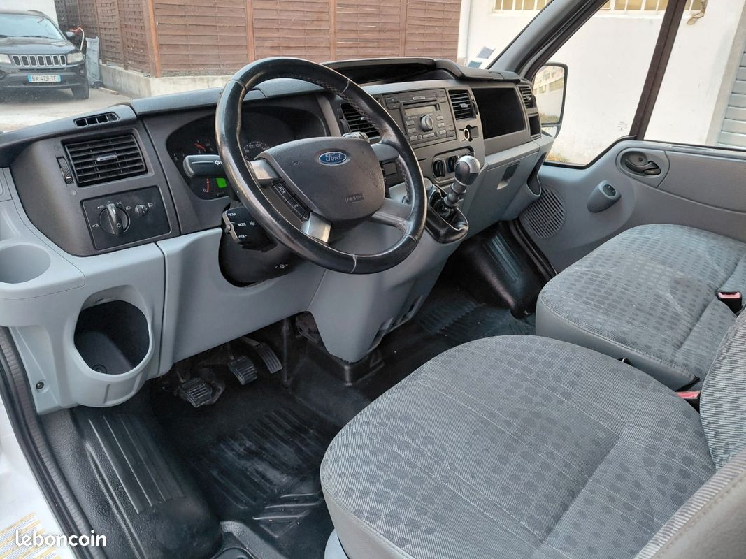Ford transit (image 4)